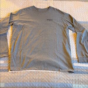 Patagonia Men's Long Sleeve Tee in Heather Gray